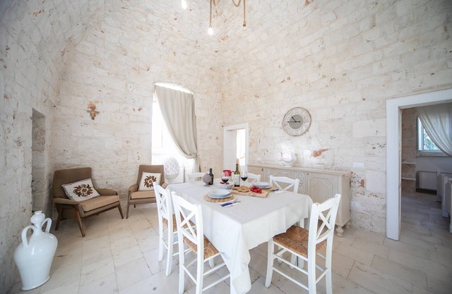 Authentic Villa in Castellana Grotte for 5 guests. Pet Friendly!