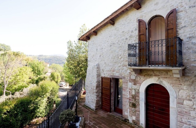 Authentic Villa surrounded by Nature CIN IT055032C29Z019674