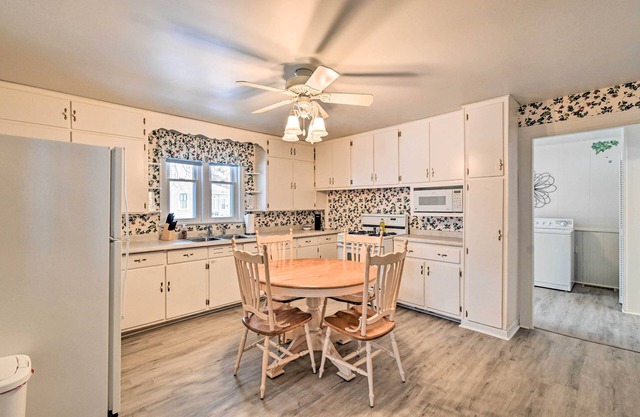 Authentic Wausau Abode < 1 Mile to Downtown!