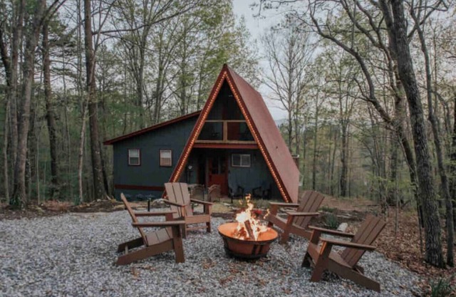 Autumn A-Frame Mountain Stay | Trails | Downtown