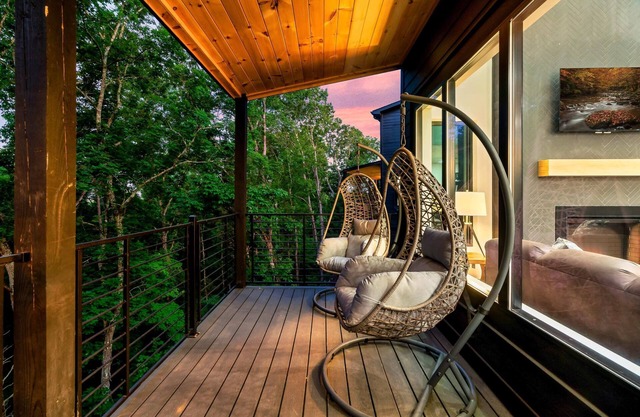 Autumn Cabin | Comfortable, Pool, Hot Tub + Games