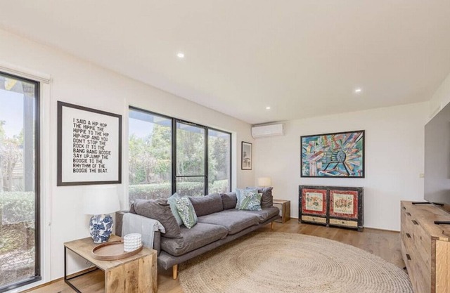 Autumn Cres, Mount Eliza · Private Sanctuary Close to Beaches and Restaurants
