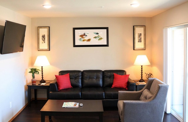 Autumn Leaf Suites
