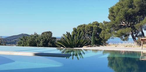 Aux jolies pierres
