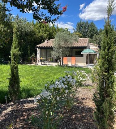 Aux portes d'Arles, havre de paix entre Alpilles et Camargue, calme et campagne