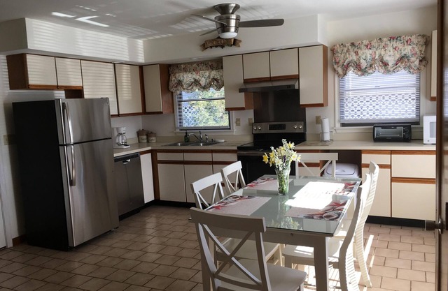 Available for “Country Calling”. West OC, pet friendly, Waterfront, Dock.