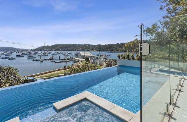 Avalon Careel Bay Waterfront Lower Duplex Deck w exclusive use Infinity Pool