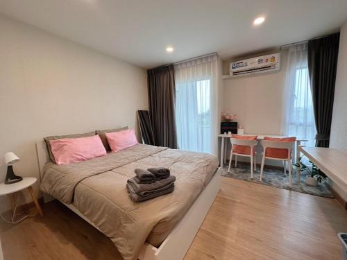 AVALYN Room Plus III - East Ville