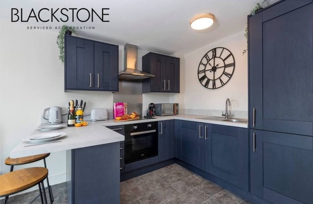 Avery House - 1 Bed with Outdoor Terrace