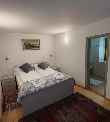 Avio's apartment