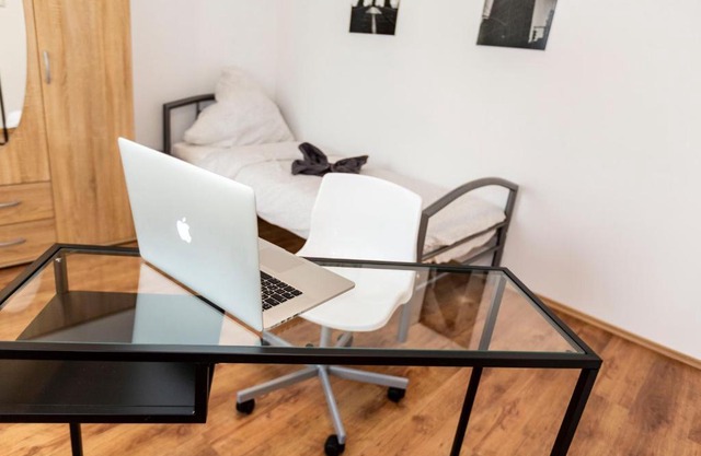 AVR Apartment HOF 7