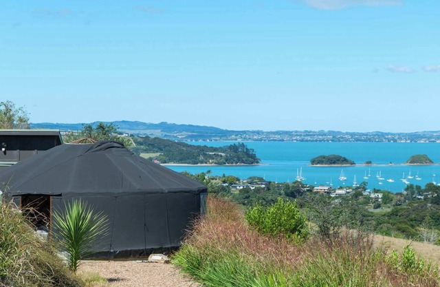 Awaawa Yurts - Rangi - Our Island