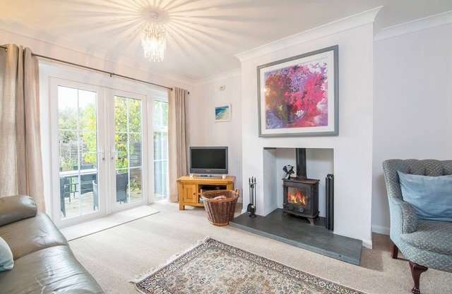 Awel y Mor, Holiday home Stackpole, Sleeps 6, 3 bedrooms, bathrooms