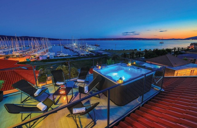 Awesome apartment in Kastel Gomilica