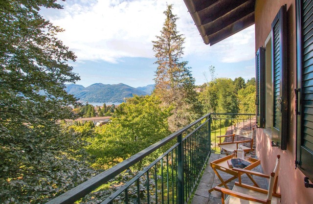 Awesome apartment in Luino (VR)