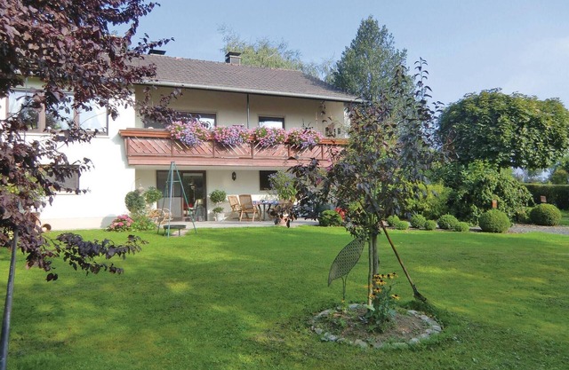Awesome apartment in Nusbaum with WiFi
