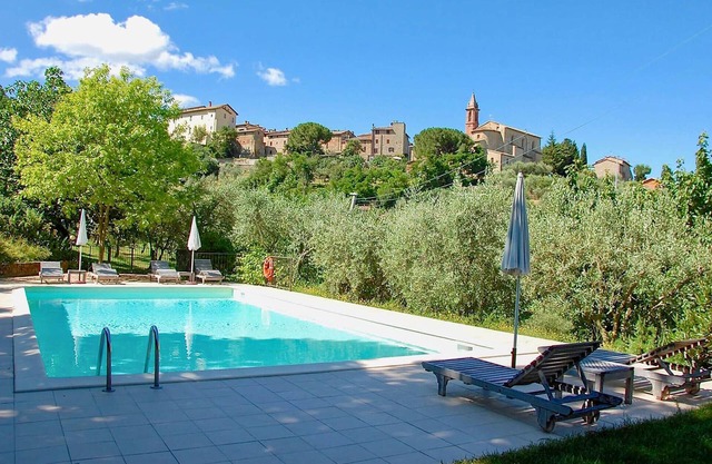 Awesome apartment in Paciano with WiFi