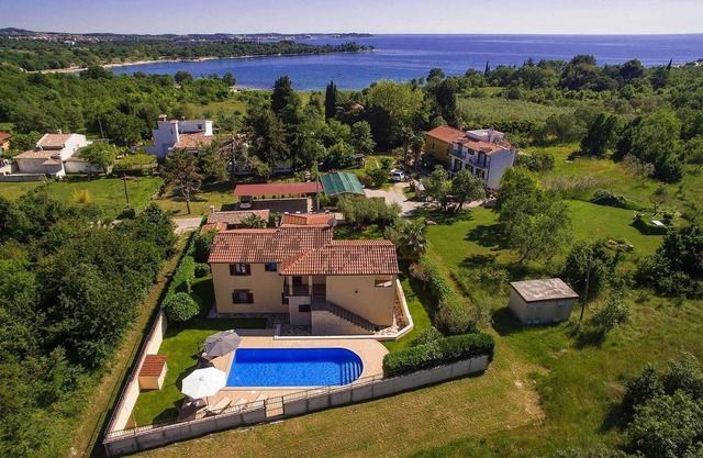 Awesome apartment in Porec with WiFi