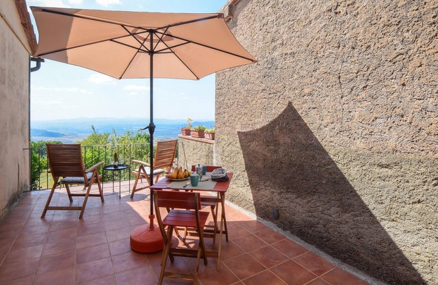 Awesome apartment in Seggiano