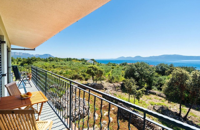 Awesome apartment in Sucuraj with WiFi
