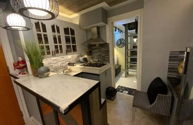 Awesome Eastwood Condo Suite!