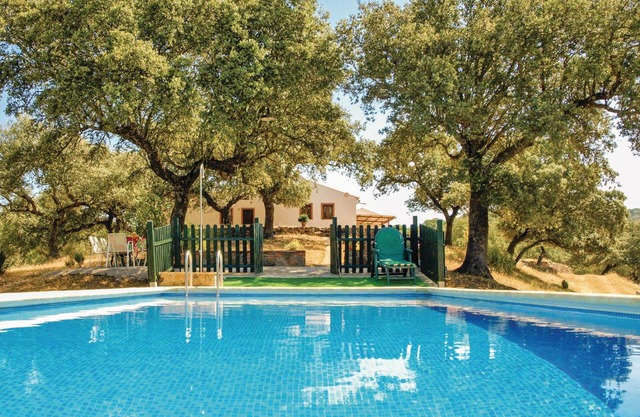 Awesome home in Villaviciosa de Córdoba