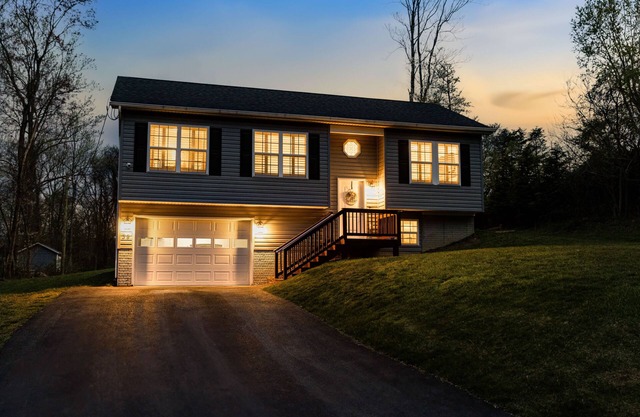 AWESOME Family Cottage - 6 Mins to River, Hiking & Wineries