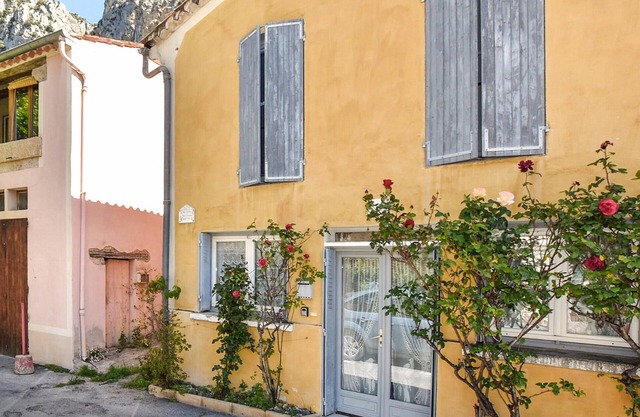 Awesome home in Moustiers-Sainte-Marie