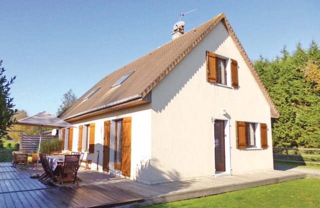 Awesome home in Gonneville-S.-Honfleur