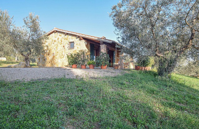 Awesome home in Magliano in Toscana