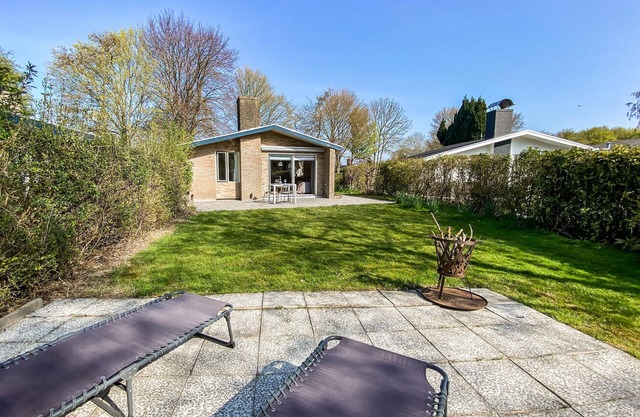 Awesome home in Andijk with WiFi
