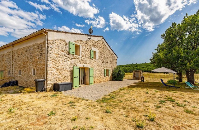 Awesome home in Artigues