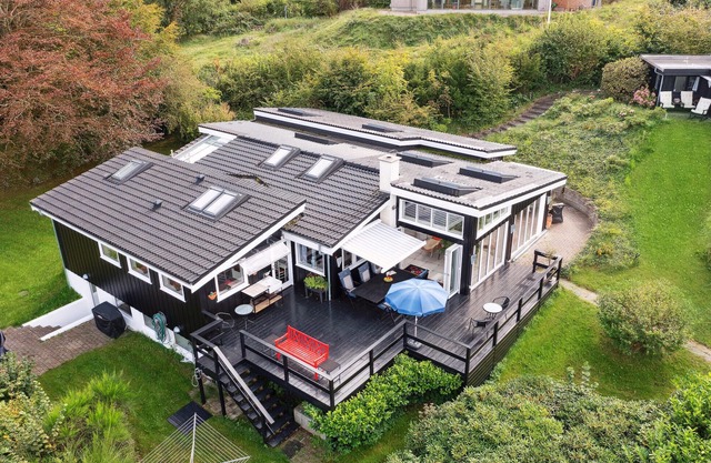 Awesome home in Asnæs with WiFi
