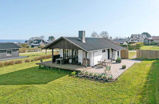 Awesome home in Asperup with WiFi