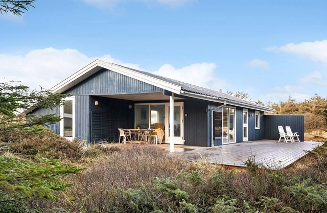Awesome home in Brovst with WiFi