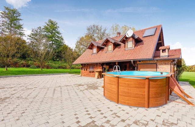 Awesome home in Donja Stubica
