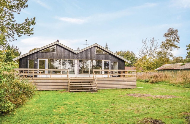 Awesome home in Ebeltoft with sauna