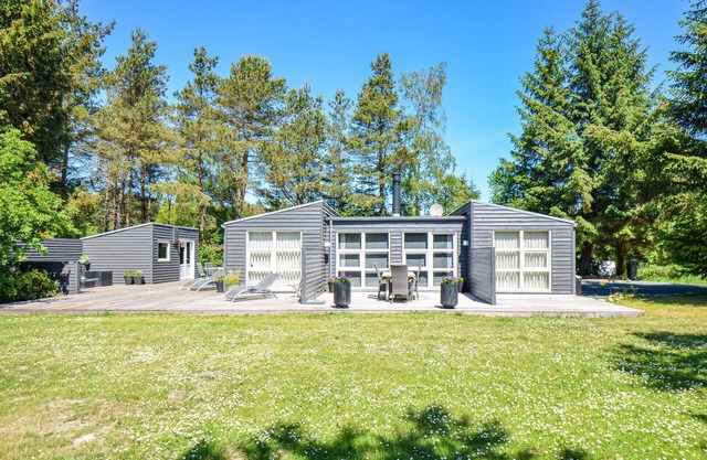 Awesome home in Ebeltoft with sauna