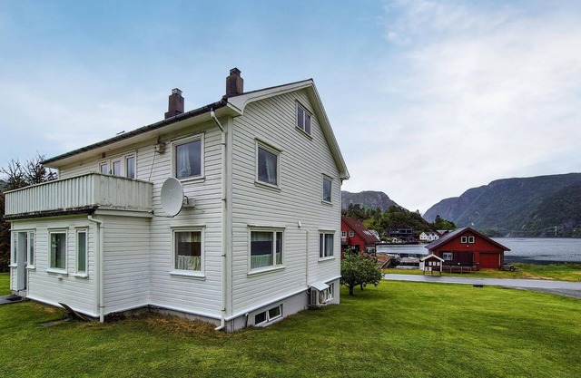 Awesome home in Erfjord with WiFi