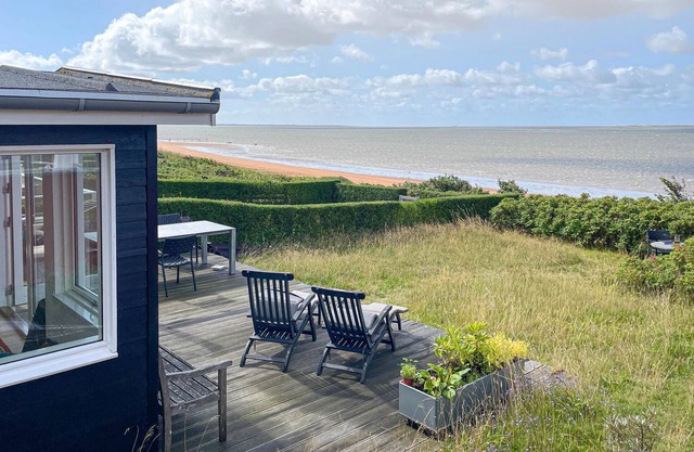Awesome home in Esbjerg V with WiFi