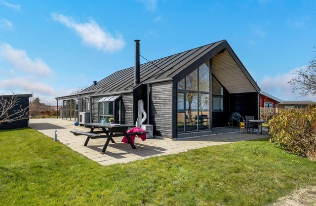 Awesome home in Frederikshavn