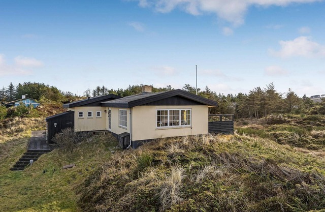 Awesome home in Fjerritslev with WiFi