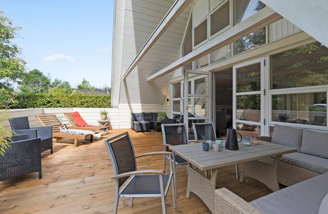 Awesome home in Grenaa with kitchen