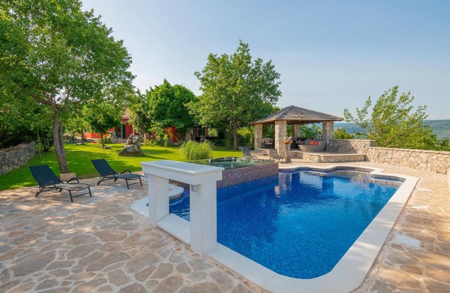 Awesome home in Grubine with WiFi