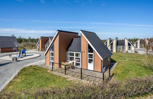 Awesome home in Hadsund with kitchen