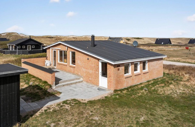 Awesome home in Harboøre with WiFi
