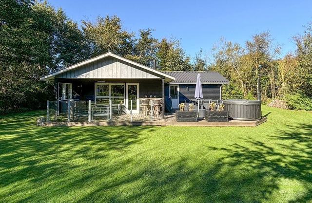 Awesome home in Hjerm with WiFi
