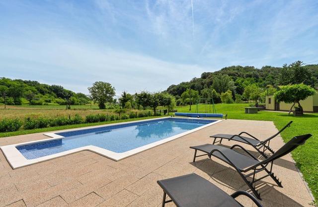 Awesome home in Donja Pacetina