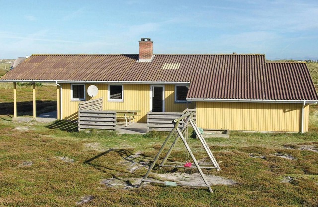 Awesome home in Hvide Sande with sauna