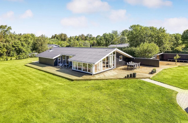 Awesome home in Jerup with WiFi